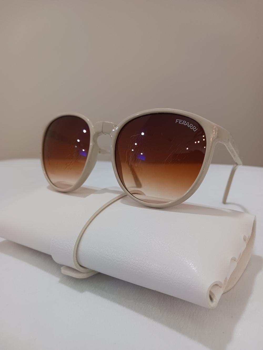Beige Round Gradient Lens Women's Sunglasses